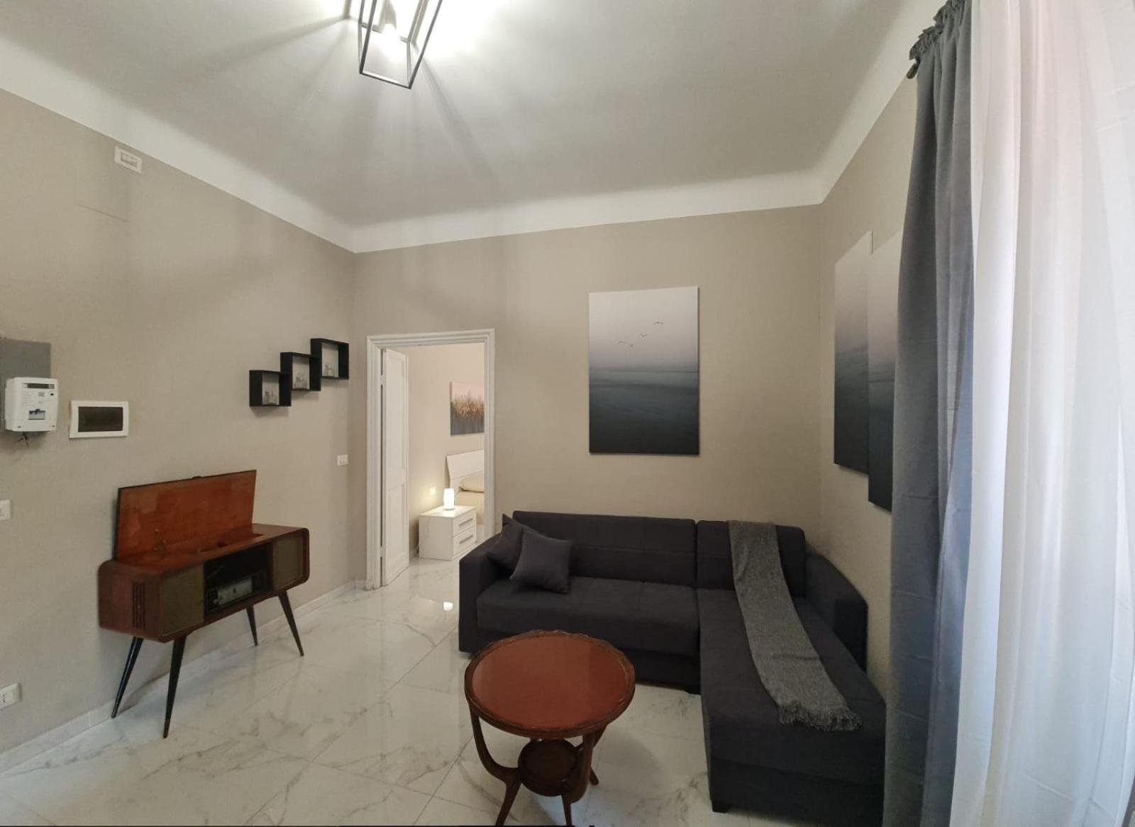 Ampio Appartamento Con 2 Posti Auto E Cortile Genoa Exterior photo