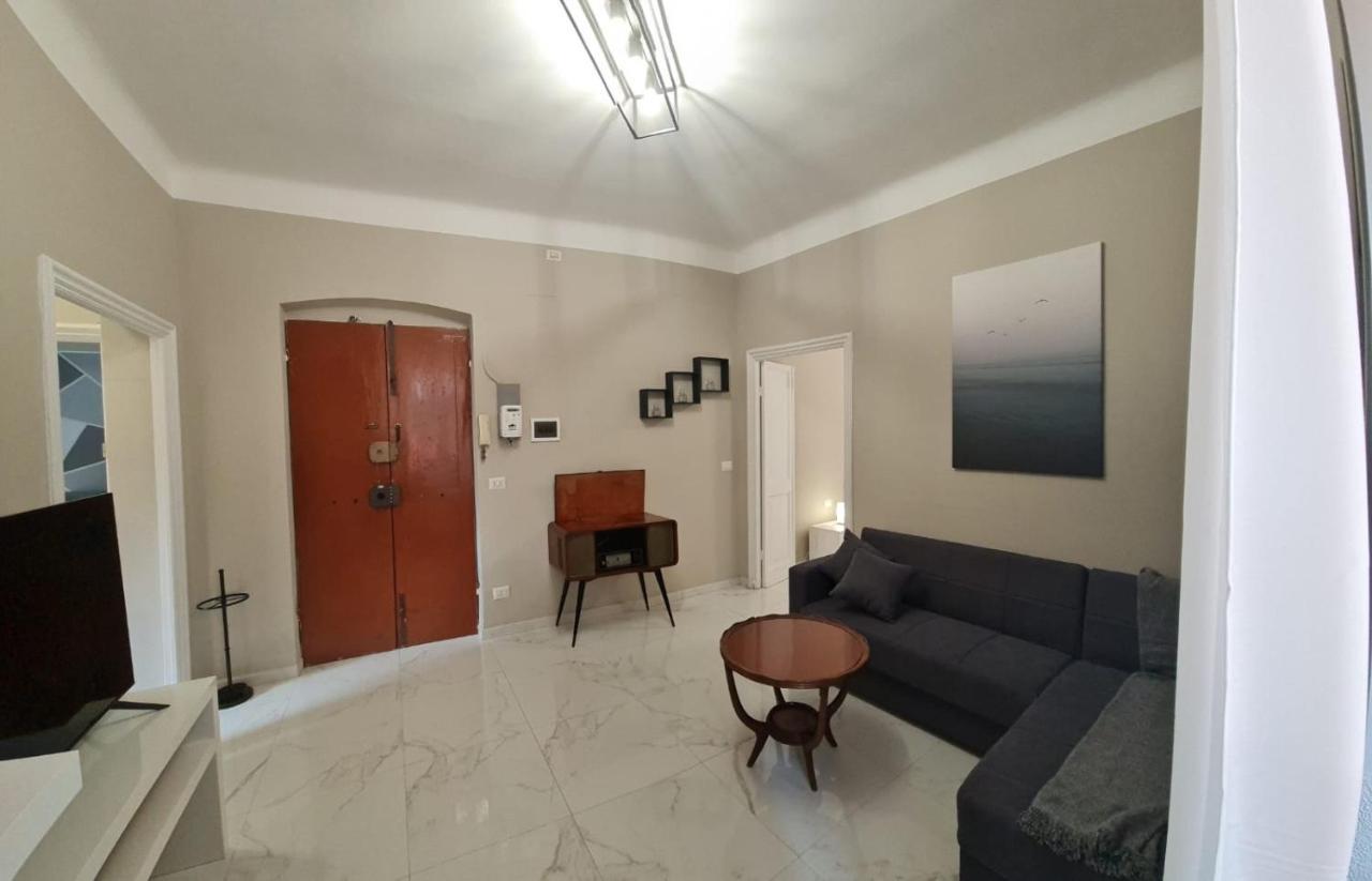Ampio Appartamento Con 2 Posti Auto E Cortile Genoa Exterior photo