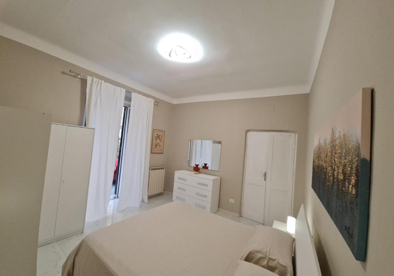 Ampio Appartamento Con 2 Posti Auto E Cortile Genoa Exterior photo