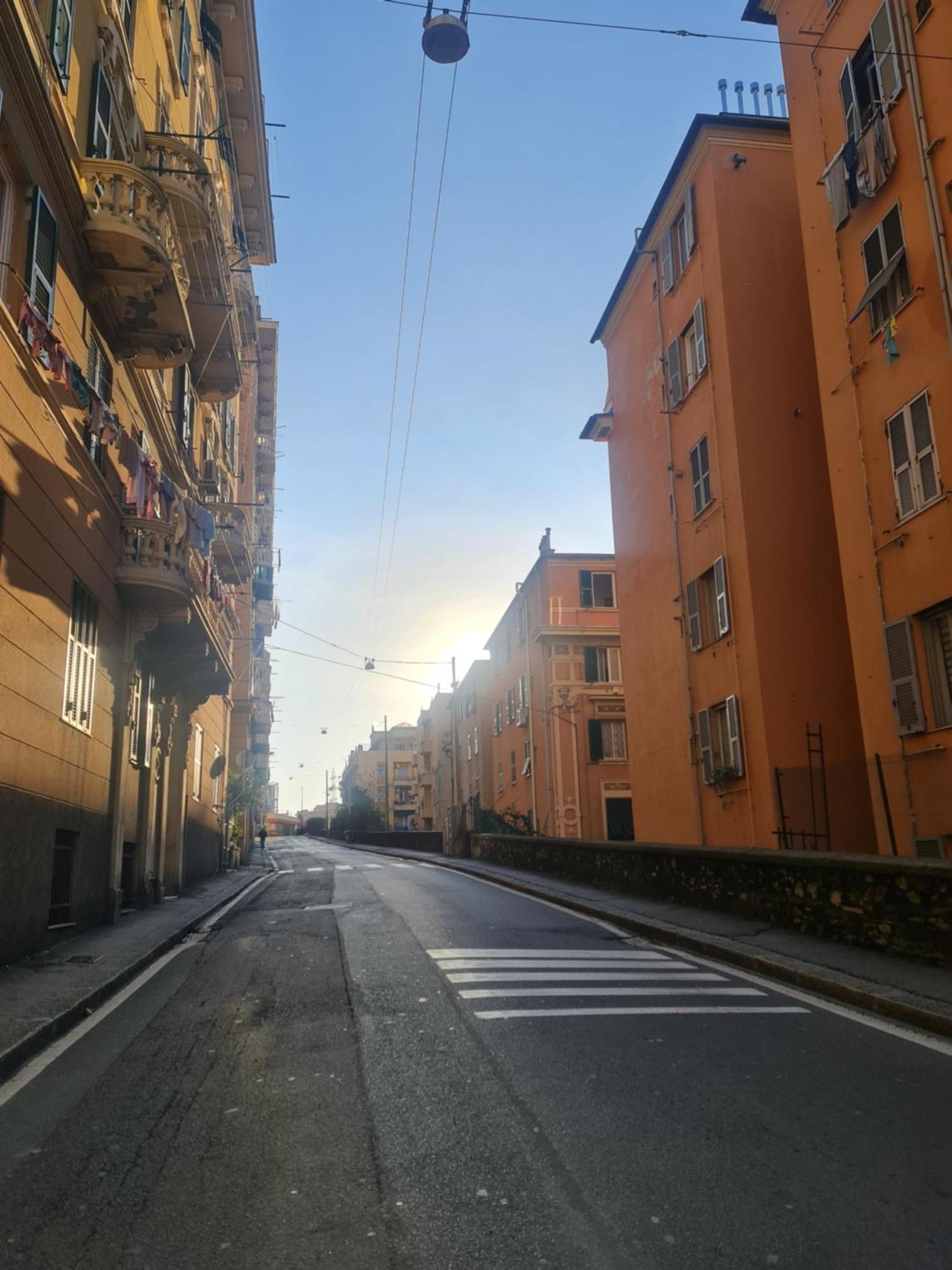 Ampio Appartamento Con 2 Posti Auto E Cortile Genoa Exterior photo
